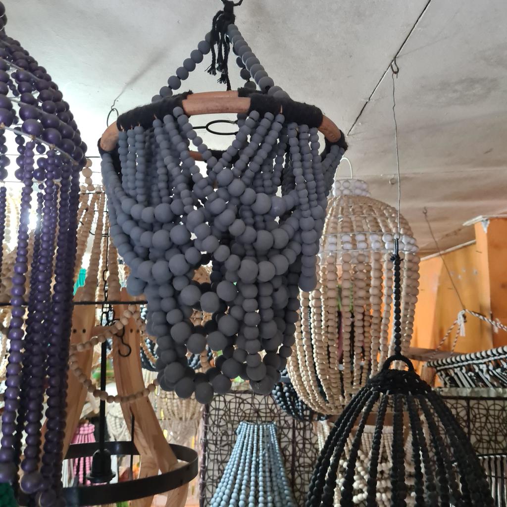 Люстра из деревянных шариков 33 Серо голубая 30х50