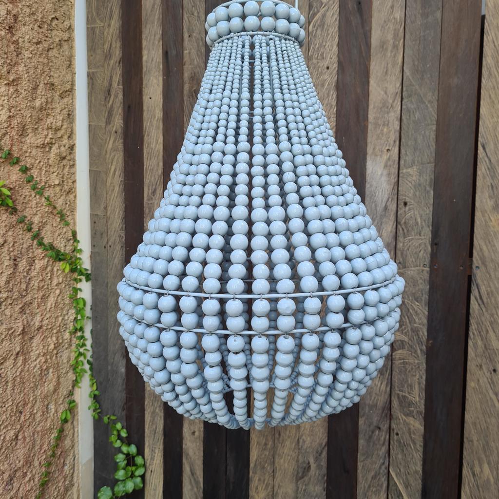 Люстра из деревянных шариков 52 Серо-Голубая 40х60