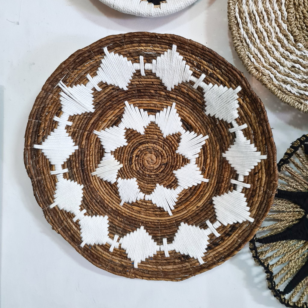 Панно на стену тарелка 3 (Банановый лист + макраме)