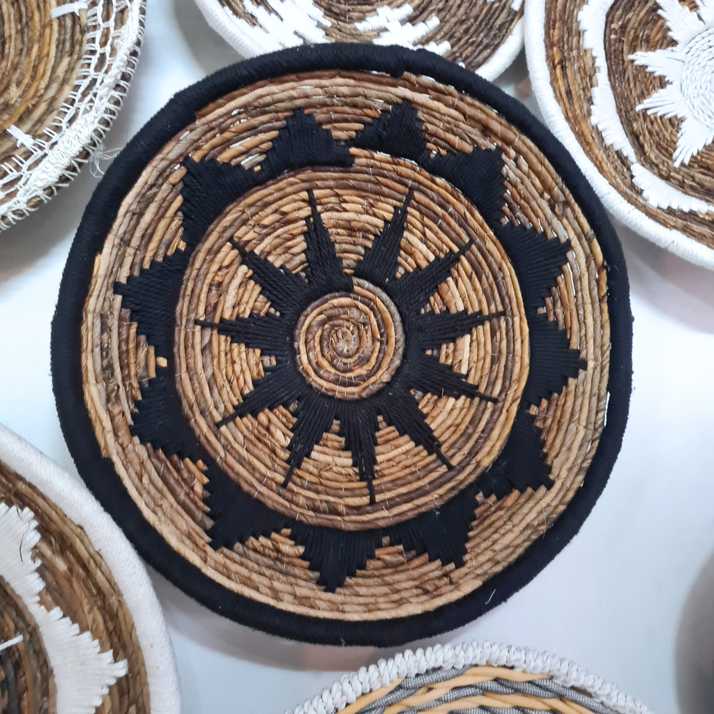 Панно на стену тарелка 22 (Банановый лист + Макраме)