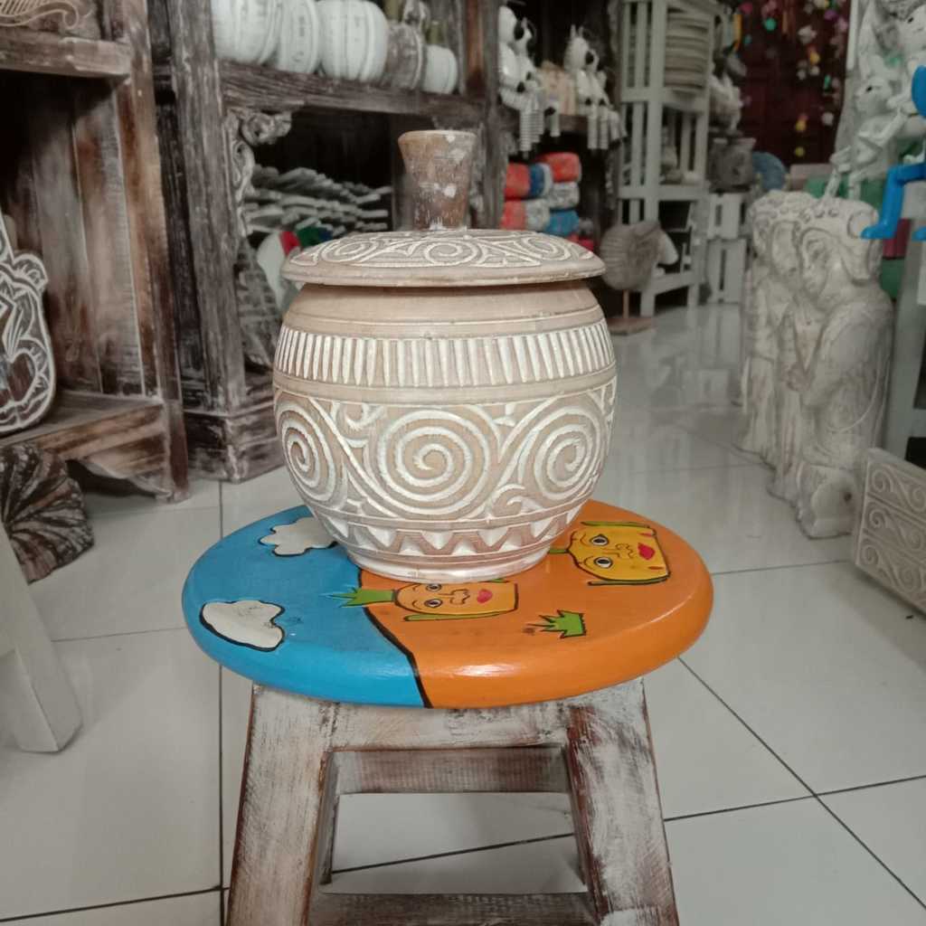 Шкатулка с крышкой