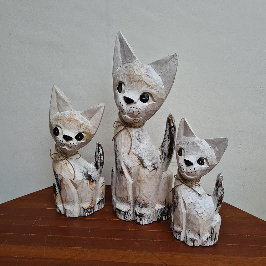 Статуэтки коты с усами белые 3шт