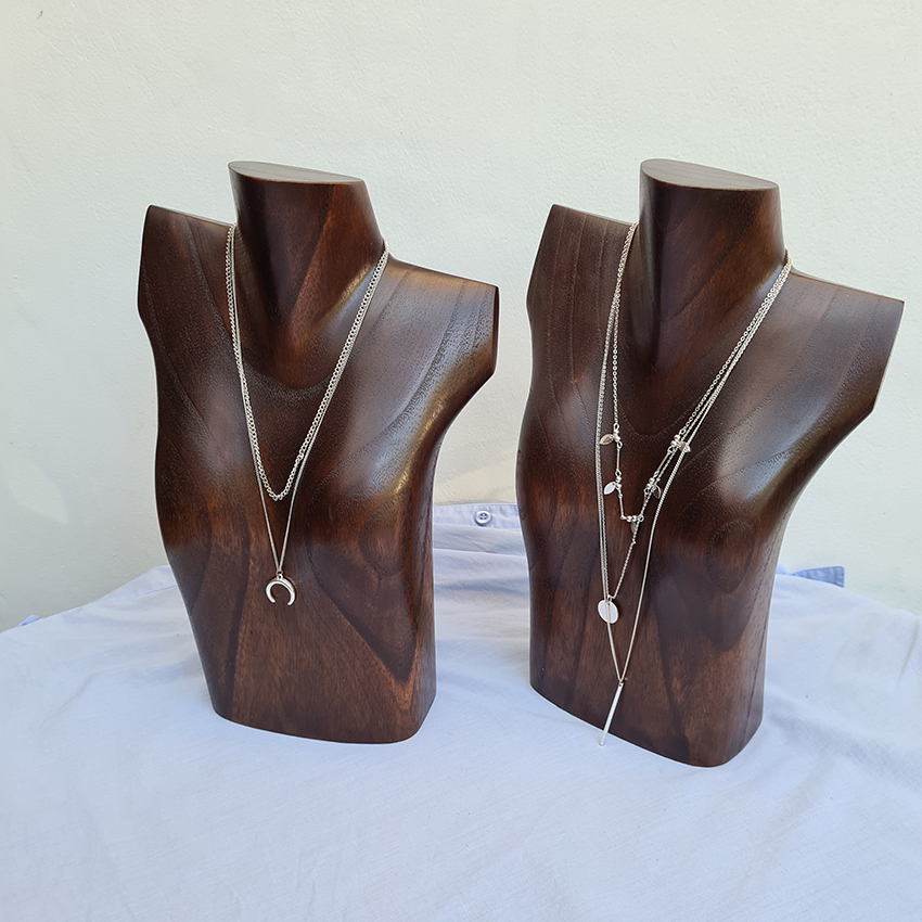 Подставка под украшения Бюст с грудью