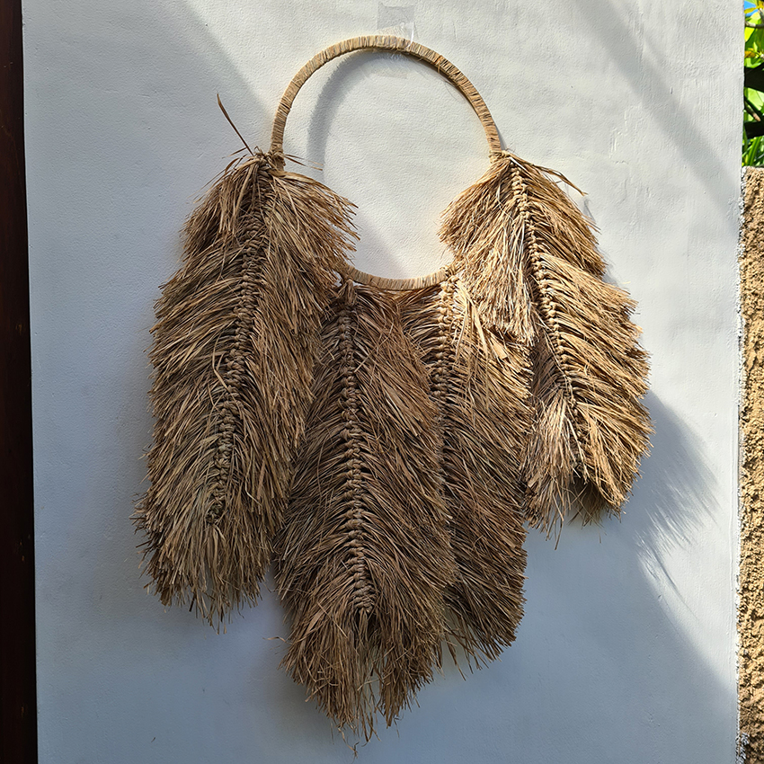 Панно на круге цельные листья