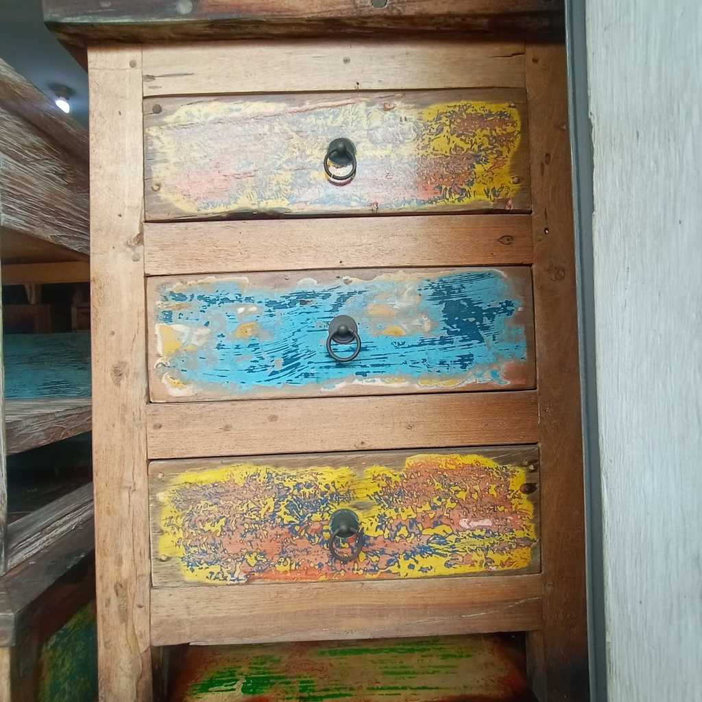 Тумба прикроватная 2