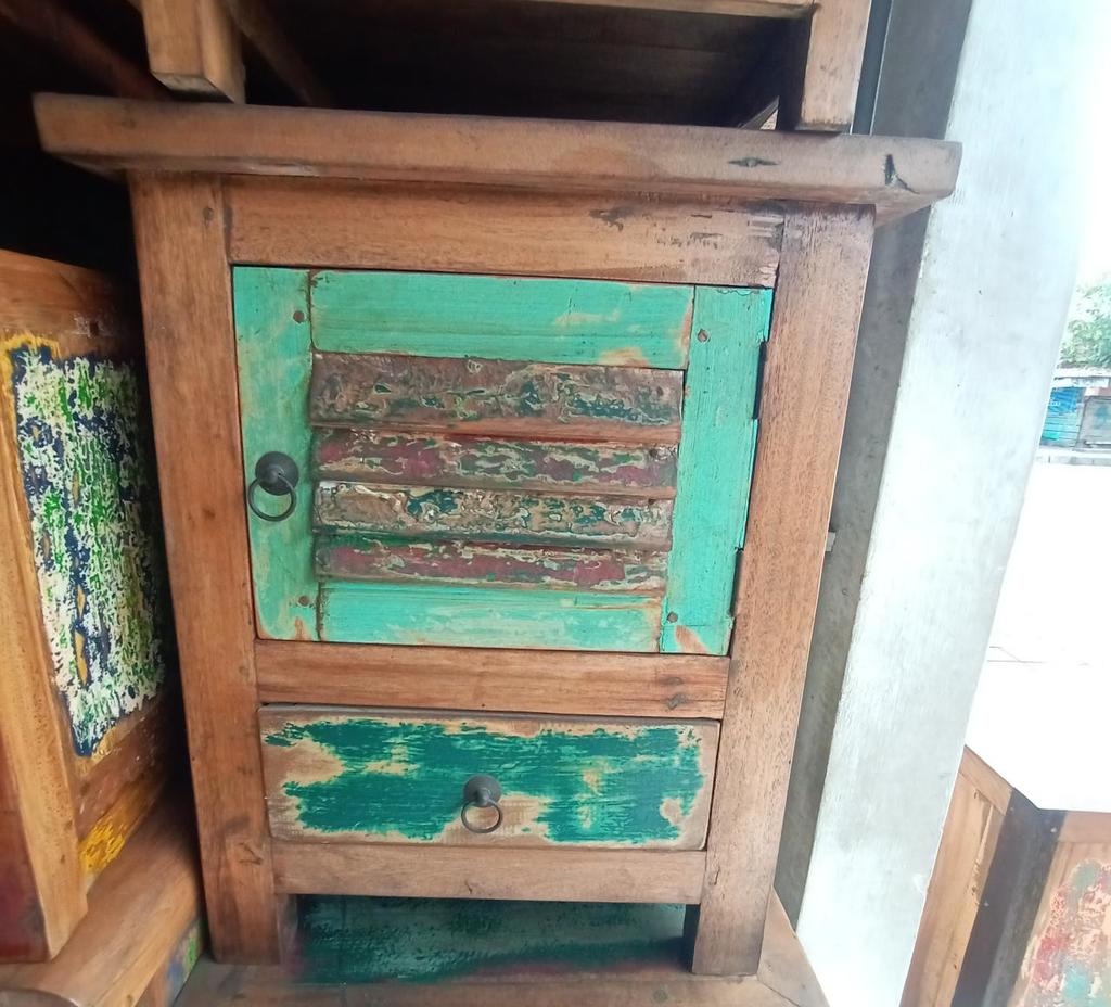 Тумба прикроватная 18