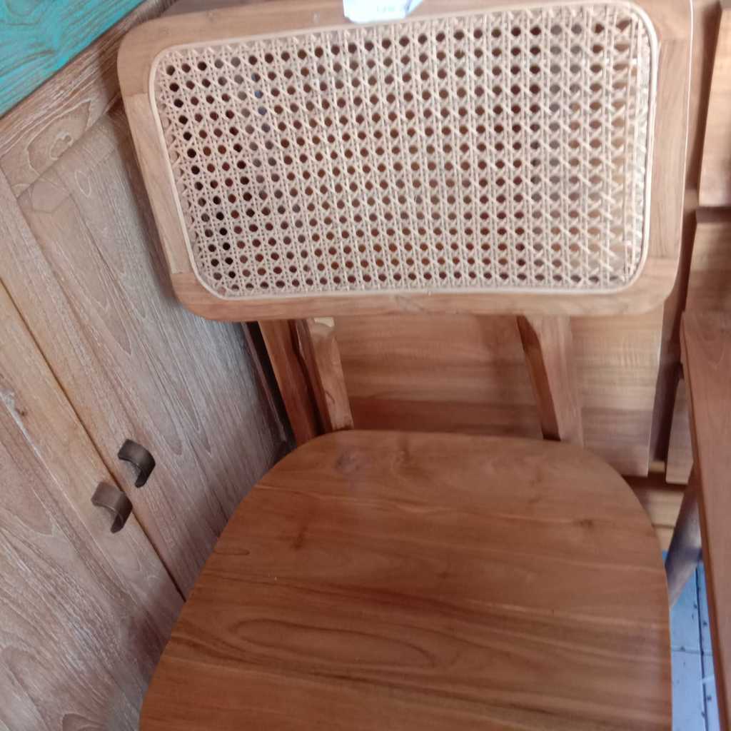 Стул (спинка ротанг)