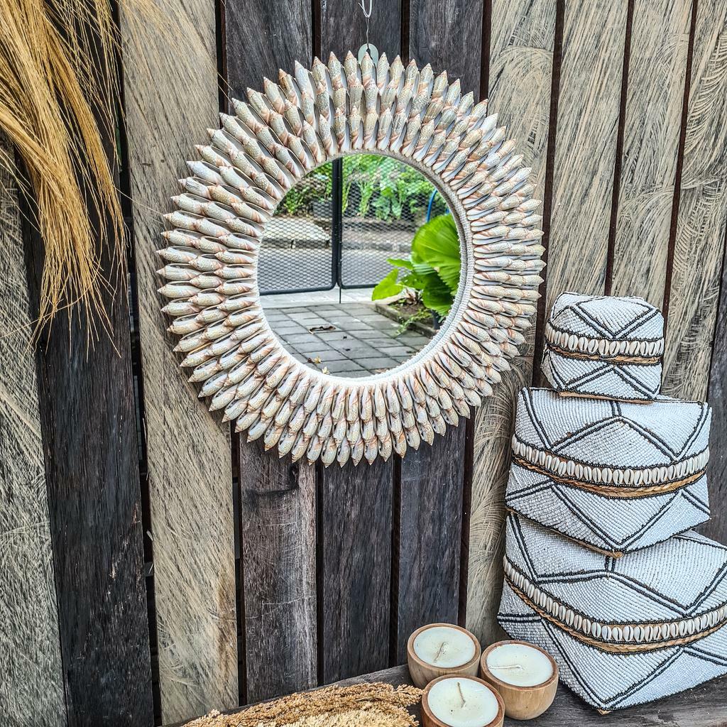 Зеркало вытянутые ракушки 44см