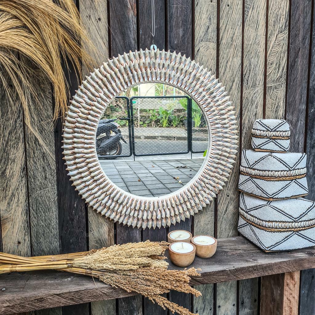 Зеркало вытянутые ракушки 60см