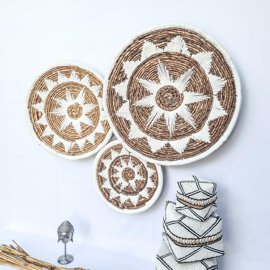 Тарелки плетеные 30 40 50см банановый лист белое макраме