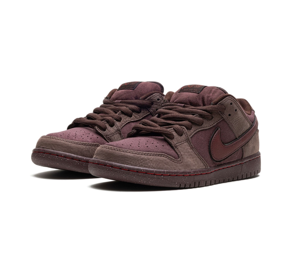nike sb team classic burgundy