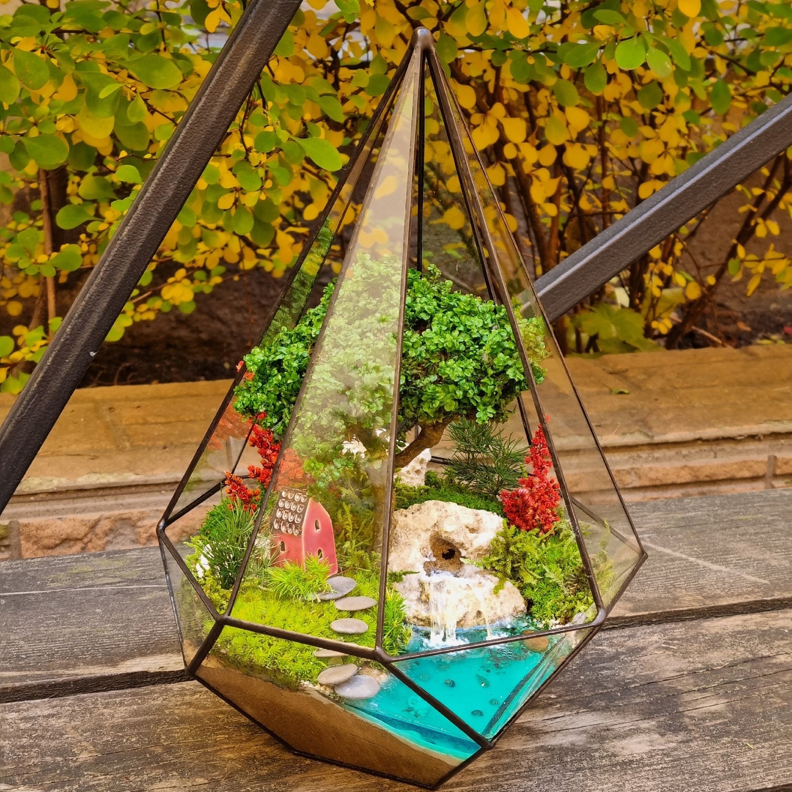 Моссариум в резной капле