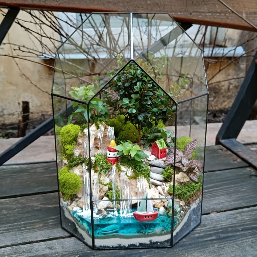 Бонсай в тепличке М с водопадом и 3 фигурками