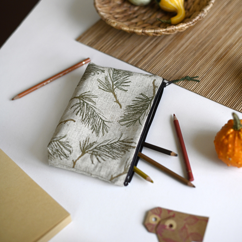 Pouch "Larch tree branches"