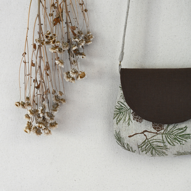 Cross body bag "Larch cones"