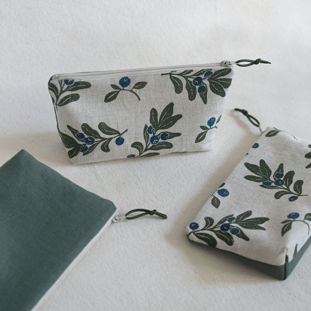 Linen beauty pouch Blueberry Jam