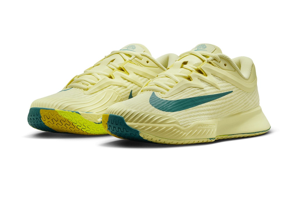 Теннисные кроссовки женские Nike Air Zoom Vapor Pro 3 HC PRM
