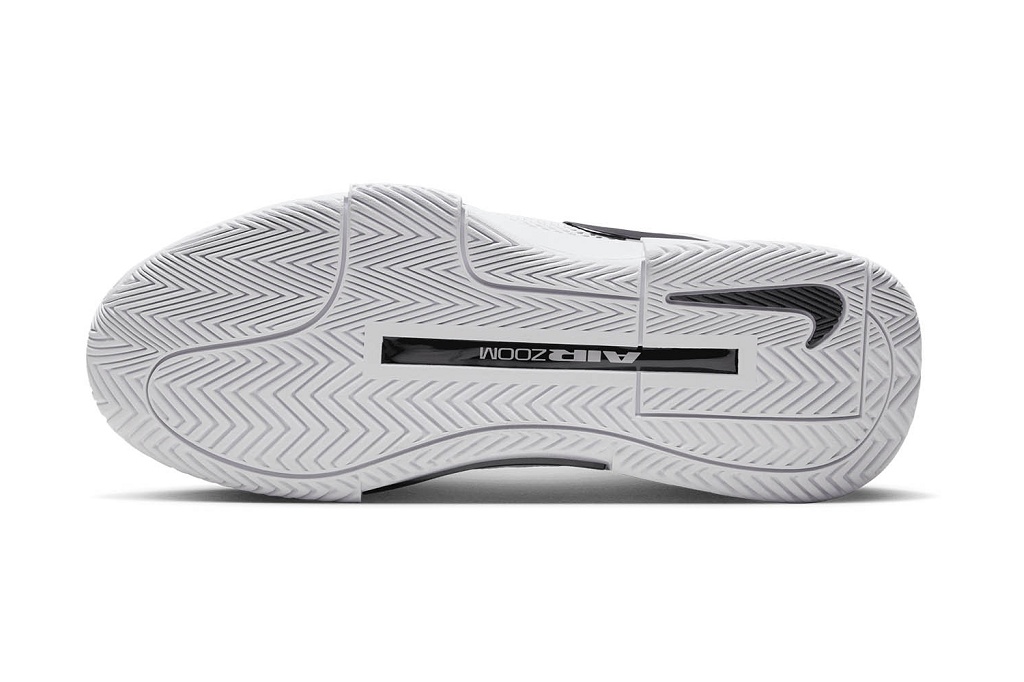 Теннисные кроссовки женские Nike Air Zoom GP Challenge 1 HC