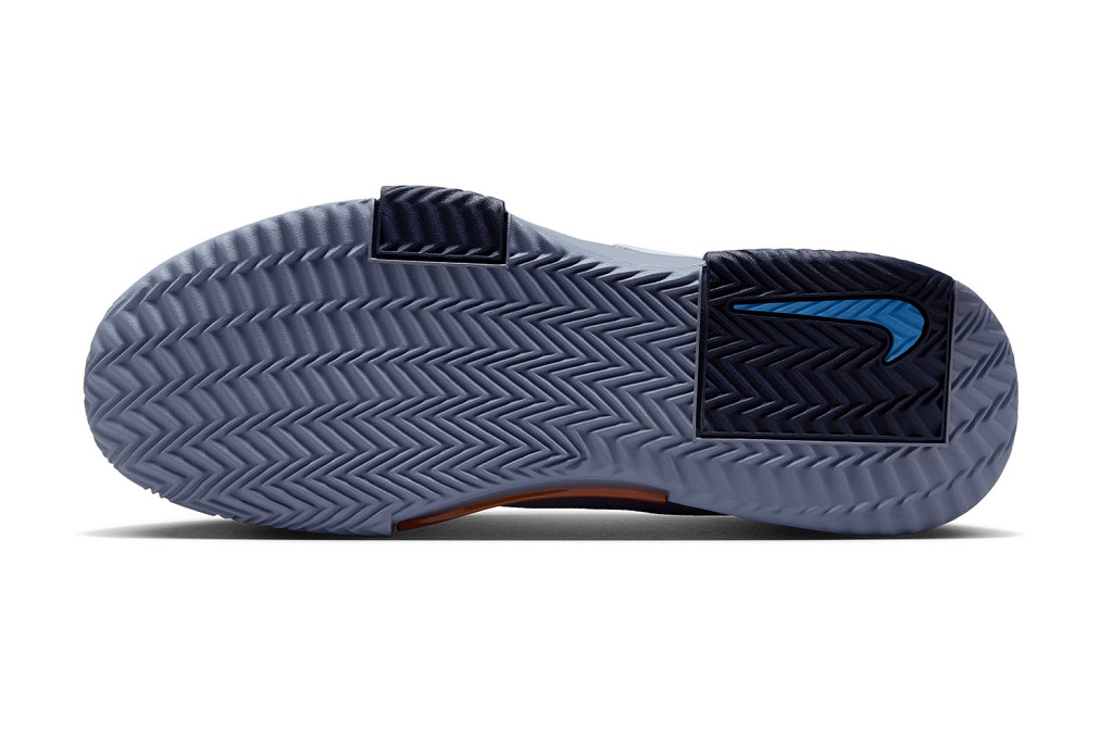 Теннисные кроссовки мужские Nike Zoom GP Challenge 1 CLY (грунт)