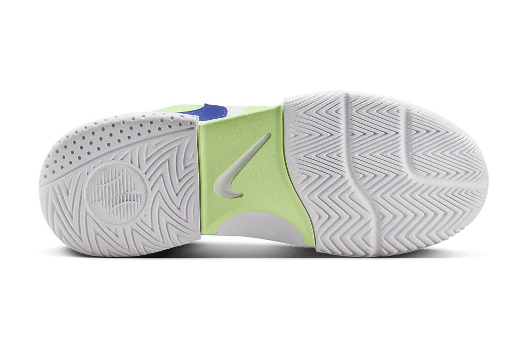 Теннисные кроссовки женские Nike Court Lite 4