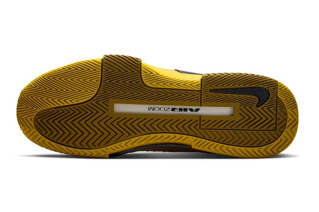 Теннисные кроссовки мужские Nike Zoom GP Challenge 1.5 HC PRM