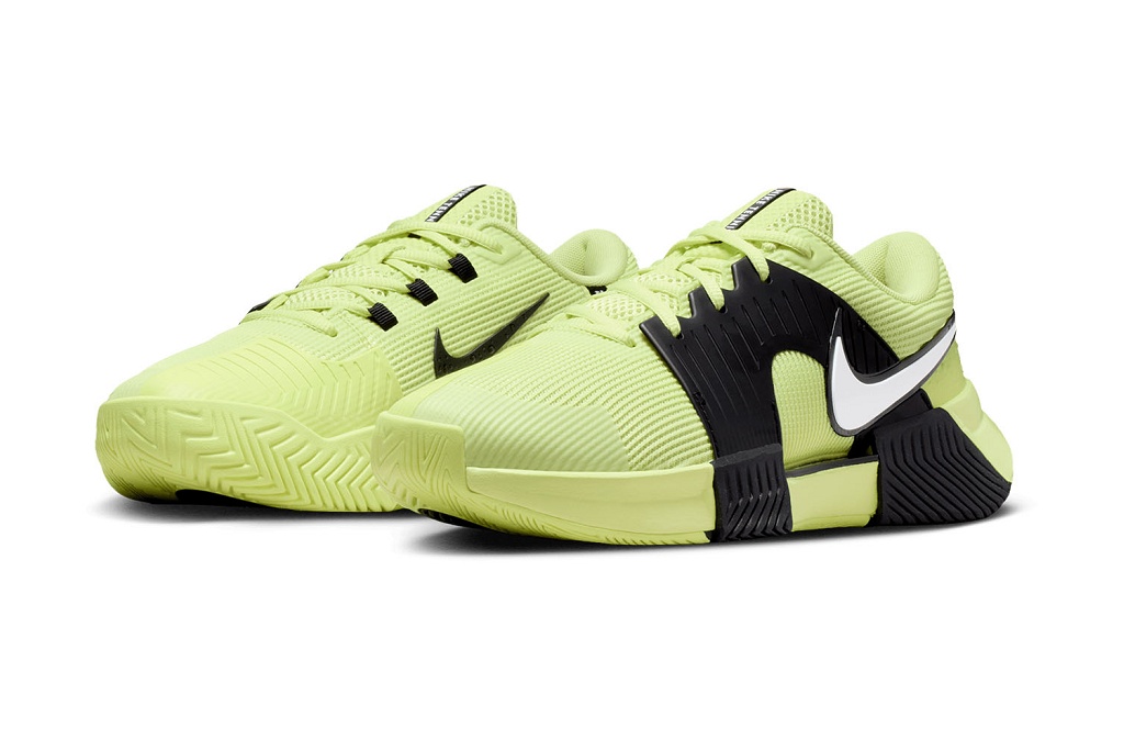 Теннисные кроссовки женские Nike Air Zoom GP Challenge 1.5 HC PRM