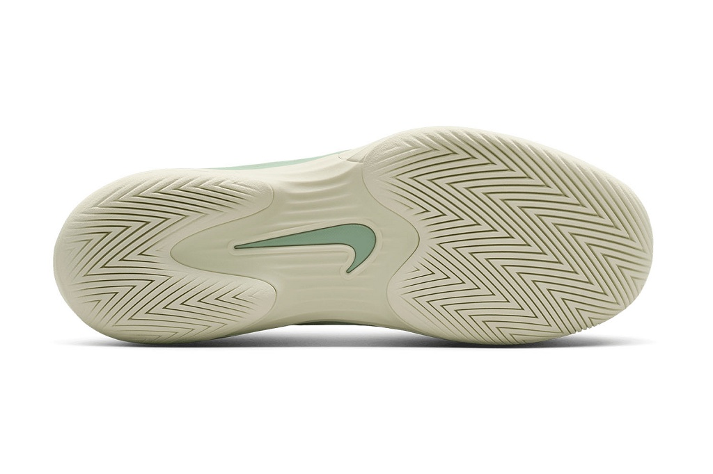 Теннисные кроссовки женские Nike Air Zoom Vapor 12 HC