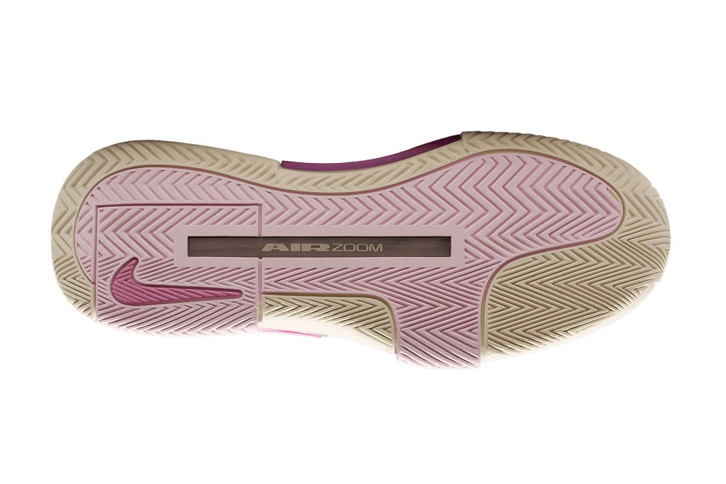 Теннисные кроссовки женские Nike Air Zoom GP Challenge 1.5 HC PRM