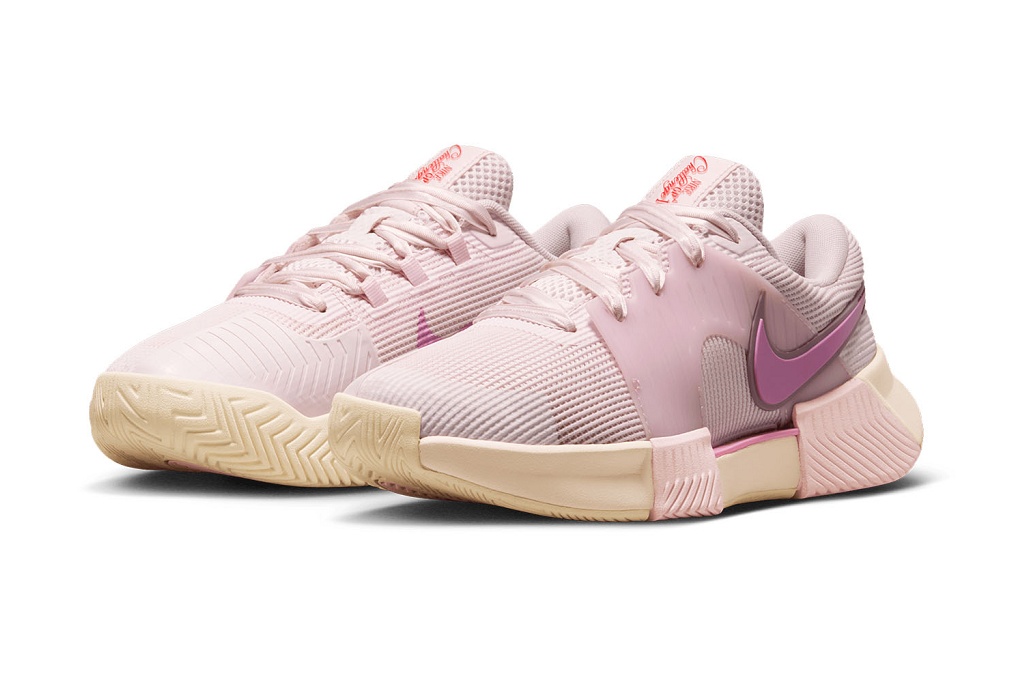 Теннисные кроссовки женские Nike Air Zoom GP Challenge 1.5 HC PRM