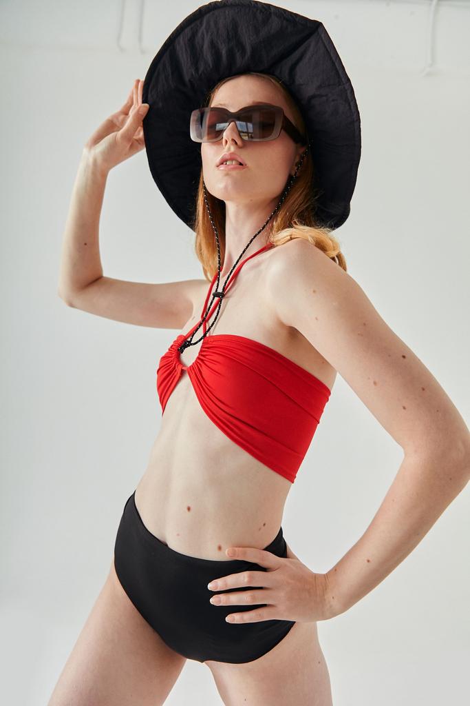 Топ «INTIMATE» красный