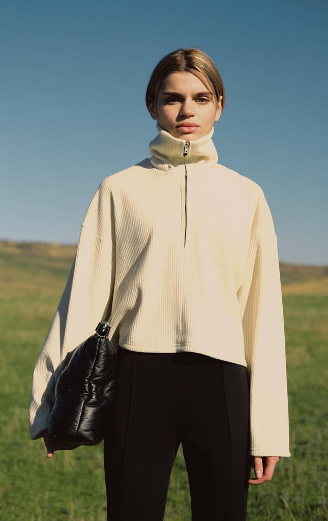 Свитер бежевый «COLOUR»