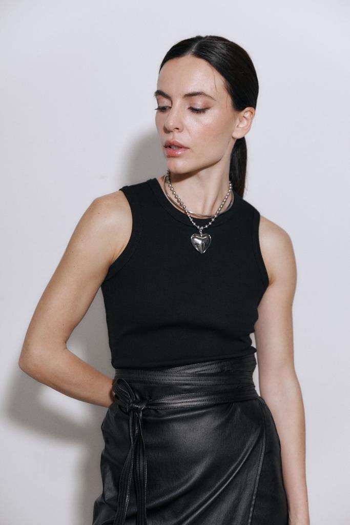 Топ "RIBBY" черный