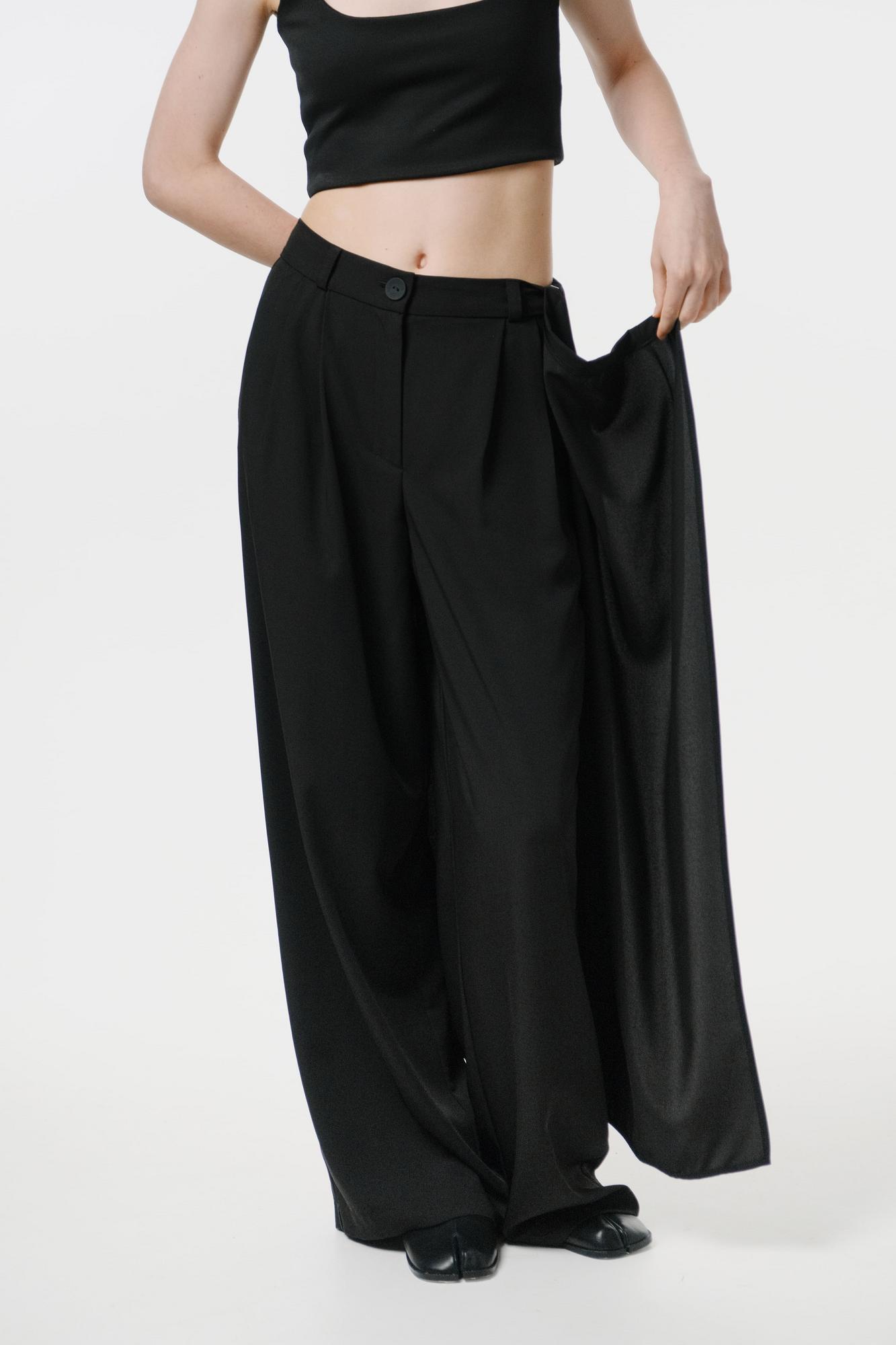 Брюки cо струящейся брючиной и пристегивающейся деталью