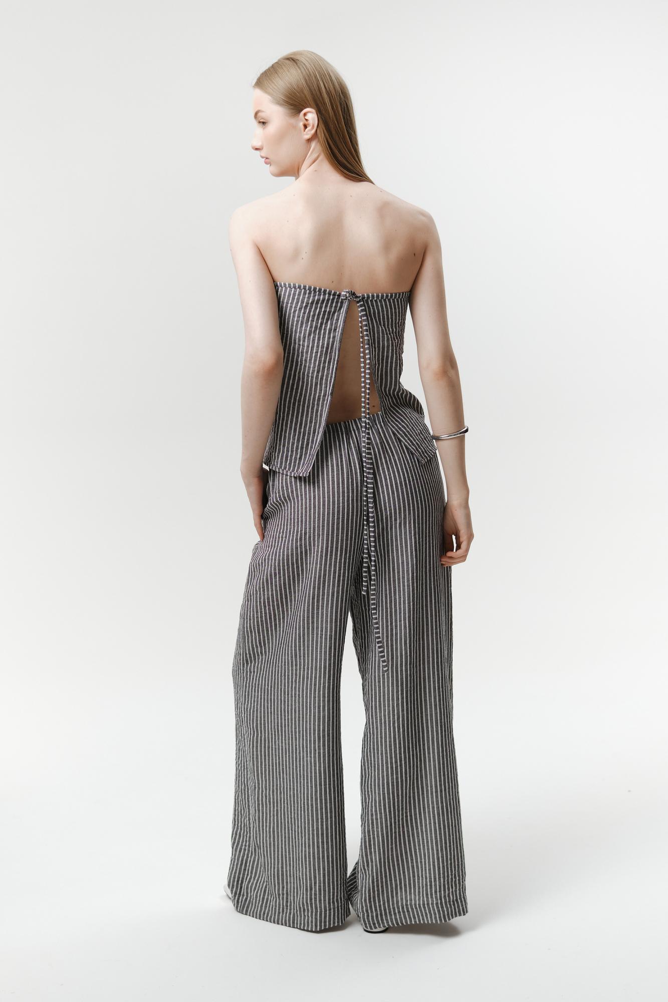 Брюки в пижамном стиле с поясом-баской серые