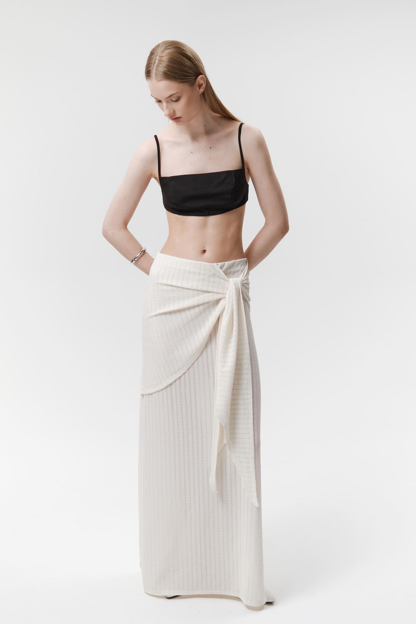 Короткий топ из костюмной ткани