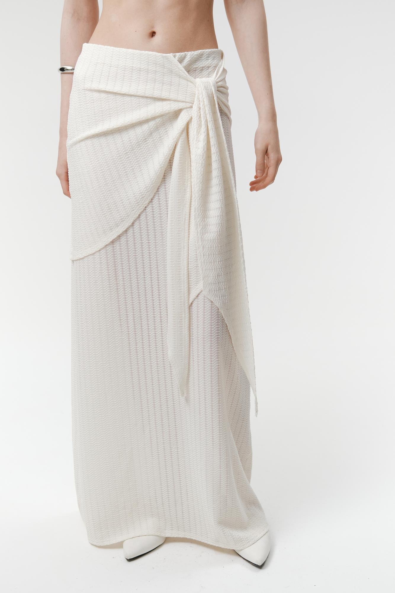 Юбка с узлом из рельефной ткани