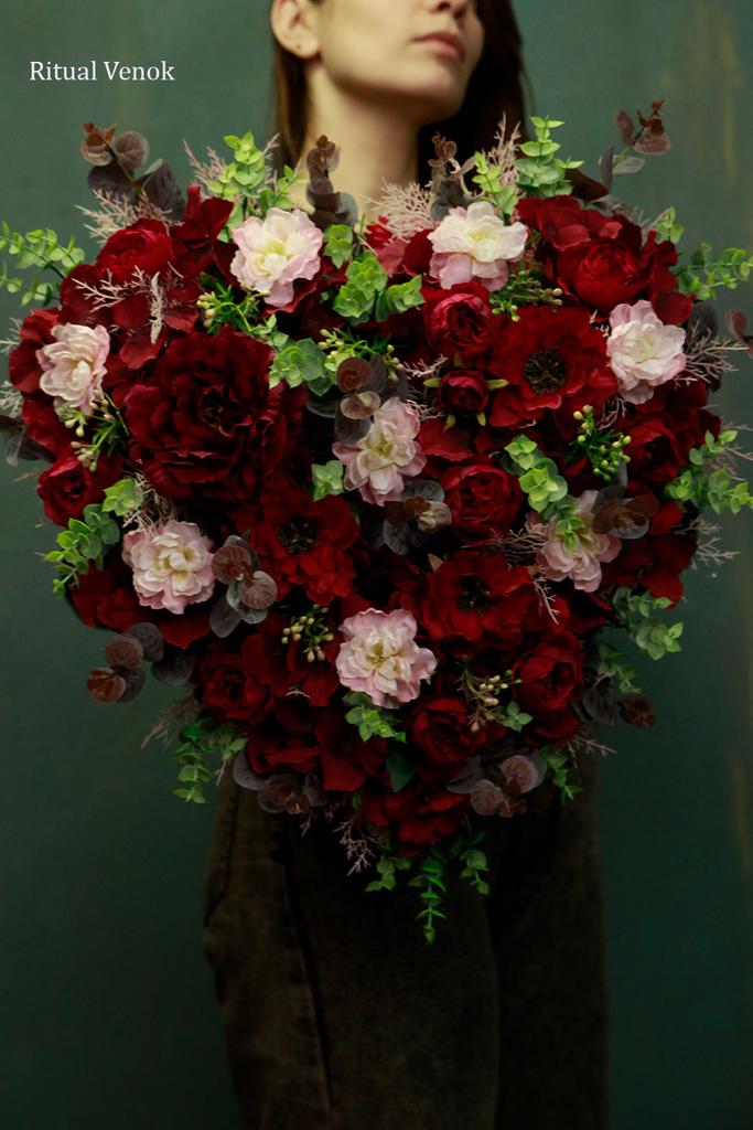 Искусственный траурный венок "Верба"  в форме Сердца