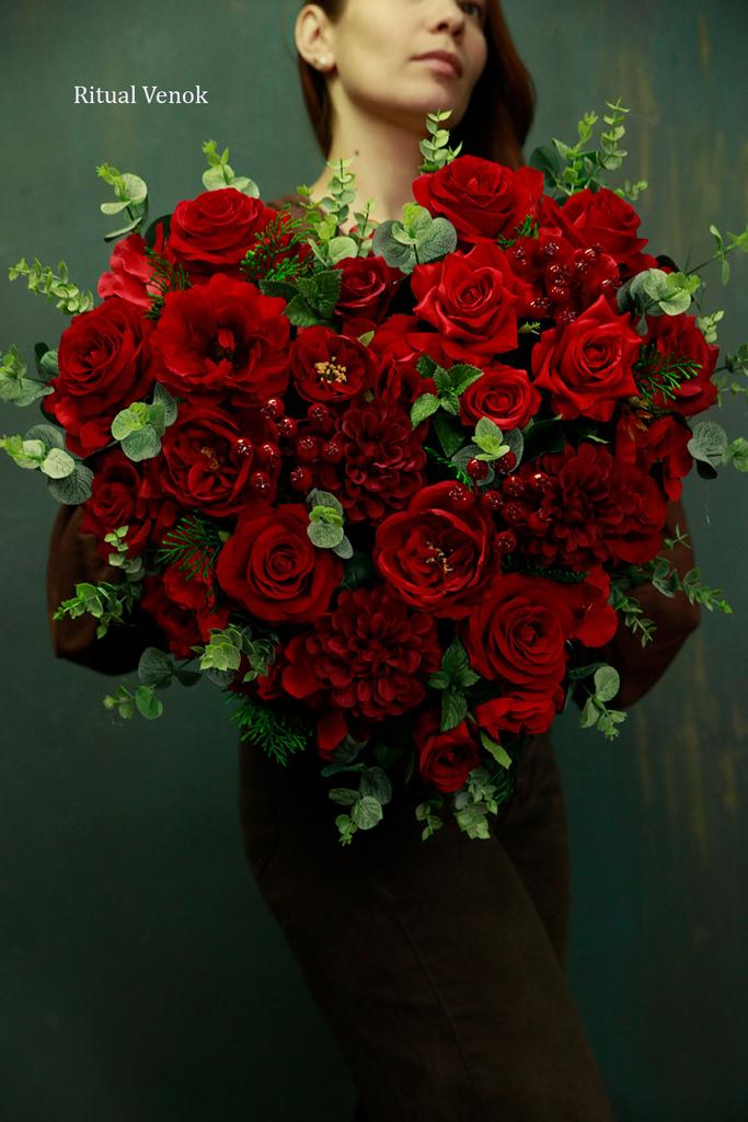 Искусственный траурный венок "Верба"  в форме Сердца, высота 50см