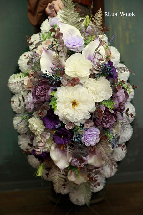 Траурный венок из искусственных цветов "Медея", высота 90 см