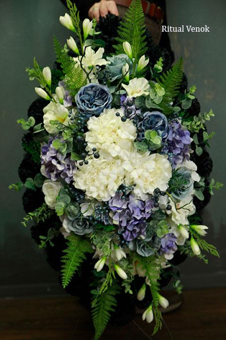 Траурный венок из искусственных цветов" Астория " ,высота 90 см