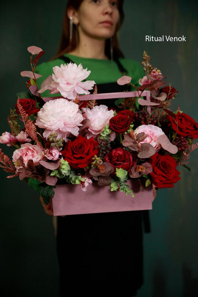 Траурная композиция  "Верена" высота 40см\ ширина 45 см