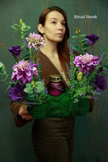 Траурная композиция с лампадкой "Верена" высота 35см\ ширина 40 см