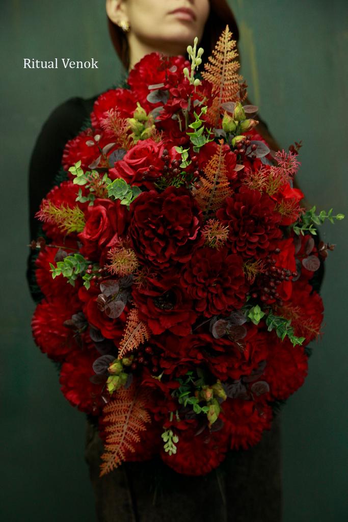 Ритуальный искусственный венок "Крокус" высота 60 см