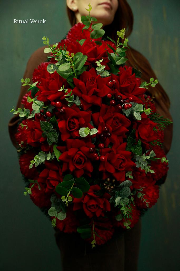 Ритуальный искусственный венок "Крокус" высота 60 см