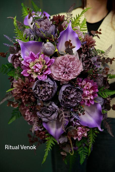 Траурная композиция из искусственных цветов " Лаванда" , длина 70 см/ ширина 40 см