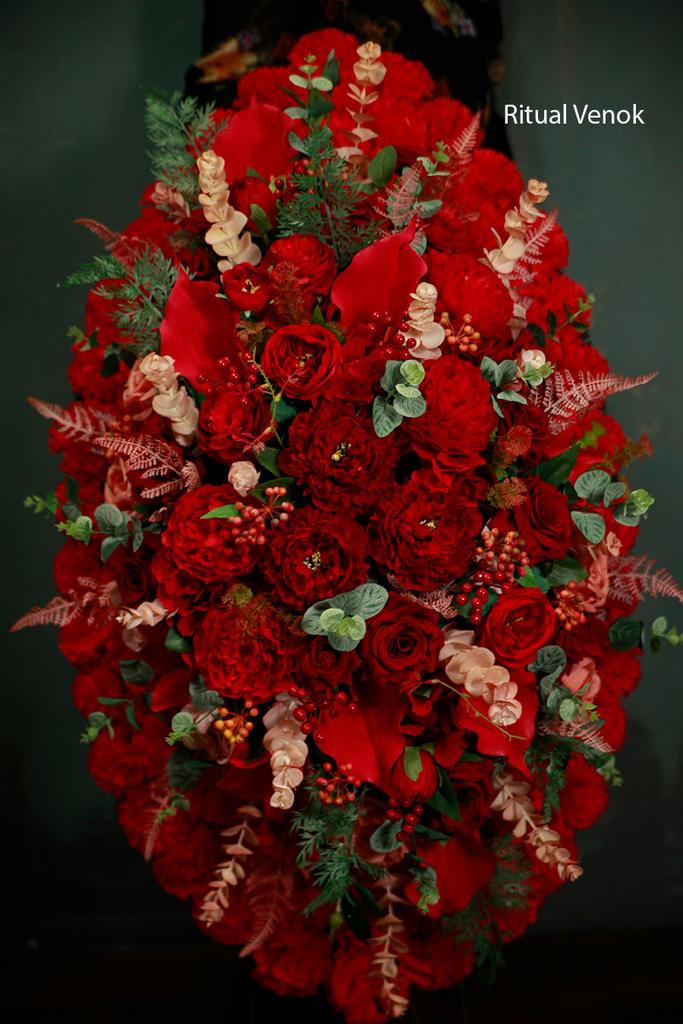 Ритуальный венок Premium  "Верона" высота 120см\ ширина 60см