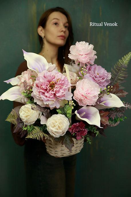 Траурная композиция из искусственных цветов "Эрингиум" высота 50см, длина 50см