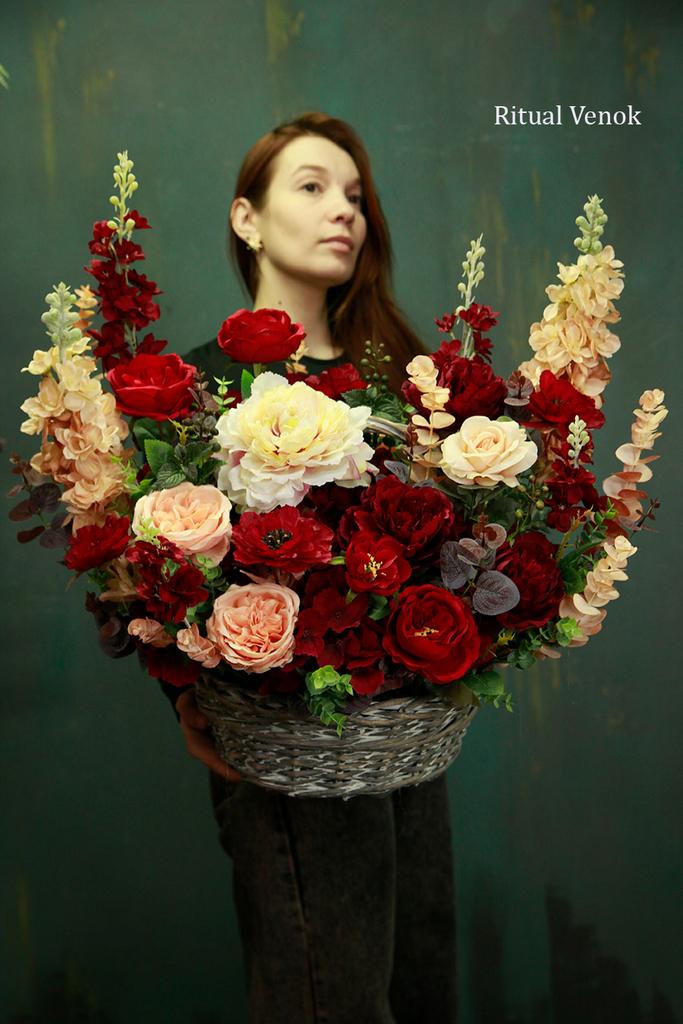 Корзина из искусственных цветов "Айвори" высота 55см\ ширина 60см