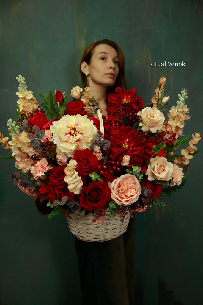 Корзина из искусственных цветов "Айвори" высота 50см\ ширина 55см