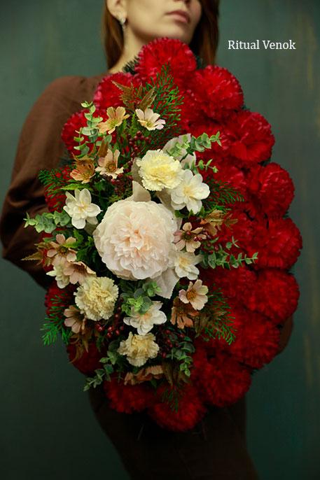 Ритуальный искусственный венок "Рубин", высота 60 см